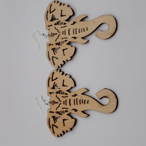 African wooden elephant earrings Light brown - Picture 2 of 4